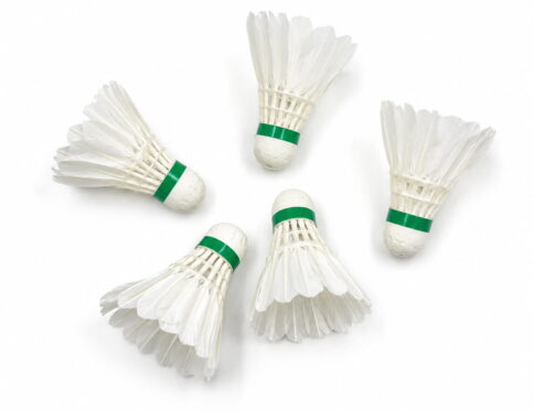 The Volt Pro Sooper Feather Shuttlecock pack delivers match-grade performance for regular badminton players. Built with natural feather construction, it offers consistent speed, smooth flight, and reliable durability for training sessions, club matches, and daily practice.